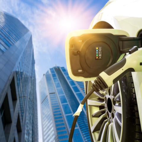 Saving Energy Costs with Smart EV Charging